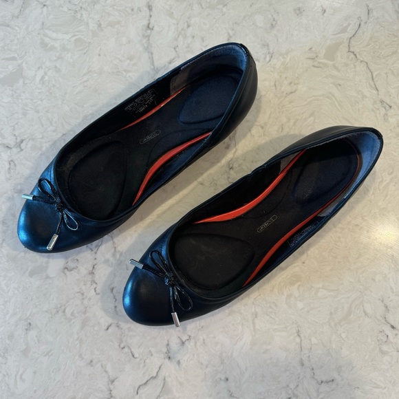 Rockport Total Motion Trutech Black Leather Ballet Flats w/Almond Toe & Bow - 10 - Picture 3 of 13
